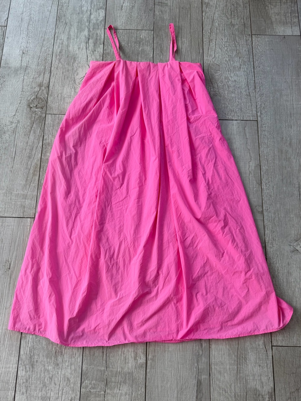 THML Hot Pink Pleated Poplin Midi Dress Size M Bubblegum Pink Sleeveless EUC - Picture 3 of 6